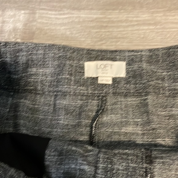 LOFT Outlet Gray Paper Bag Skirt with Belt. Size 12P - Picture 4 of 5